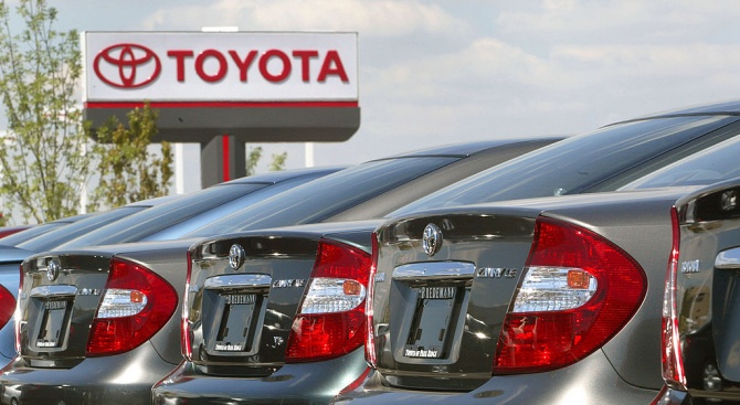 "Тойота" отчете спад със 70% на продажбите си на автомобили в Китай заради коронавируса
