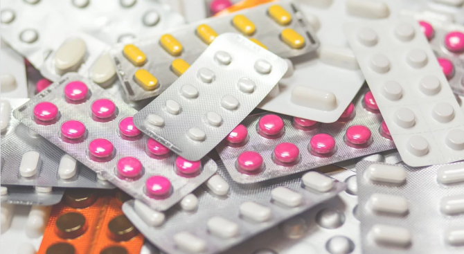 Собственик на аптека: Ако психозата с коронавируса продължава, ще изчезнат редица важни медикаменти