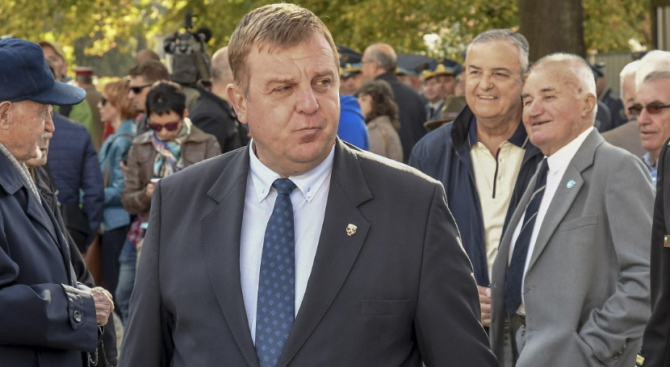 Каракачанов: Армията е в готовност - няма да допусна нова вълна мигранти към страната