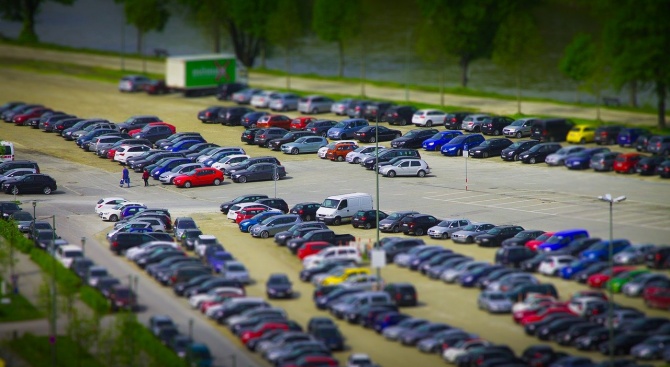 Временно спират търговията на пазара за стари автомобили в Плевен