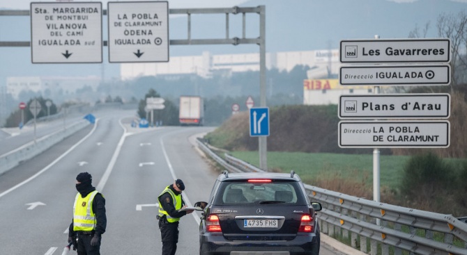 До 1000 евро глоба в Испания, ако в колата пътува повече от един човек