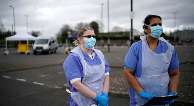  Великобритания търси 250 000 доброволци в помощ на националната здравна служба