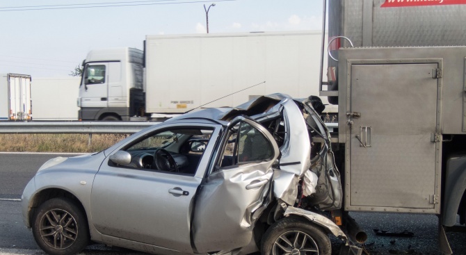 Катастрофа между товарен и лек автомобил на пътя Айтос - Провадия