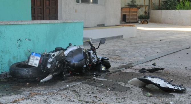Мотоциклетист е с опасност за живота след катастрофа във Варненско