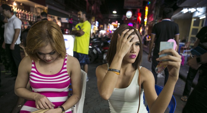 Kоронавирусът удари бизнеса на тайландските проститутки