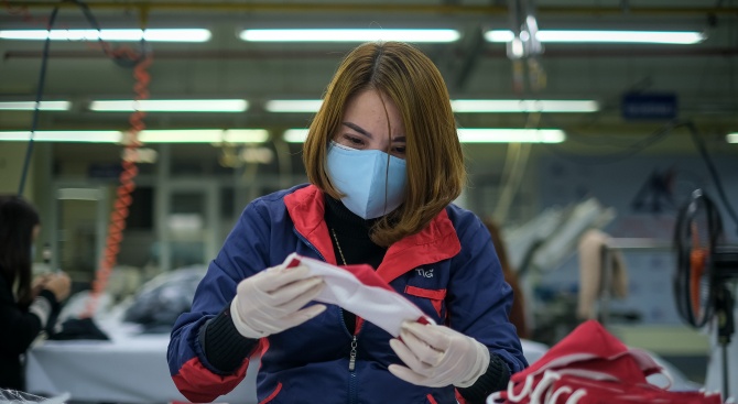  Китай е изнесъл близо четири милиарда защитни маски 