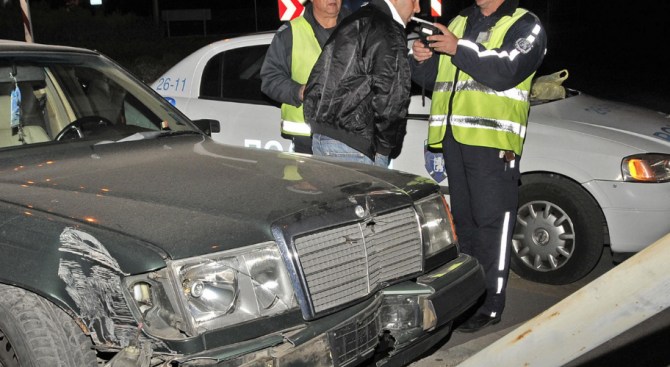 Пиян шофьор предизвика катастрофа с ранен човек в Първомайско