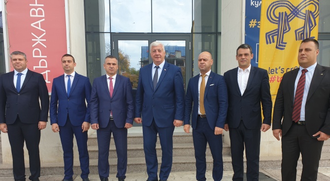 Кметът на Пловдив и районните кметове в града от ГЕРБ дариха средства за борбата срещу COVID-19