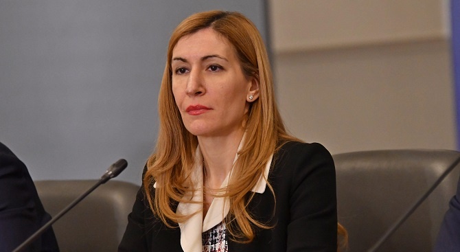 Късен летен сезон може да подпомогне туризма у нас