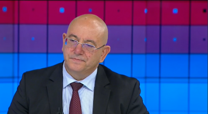 Емил Димитров: За 10 дни Перник потреби водата си за месец