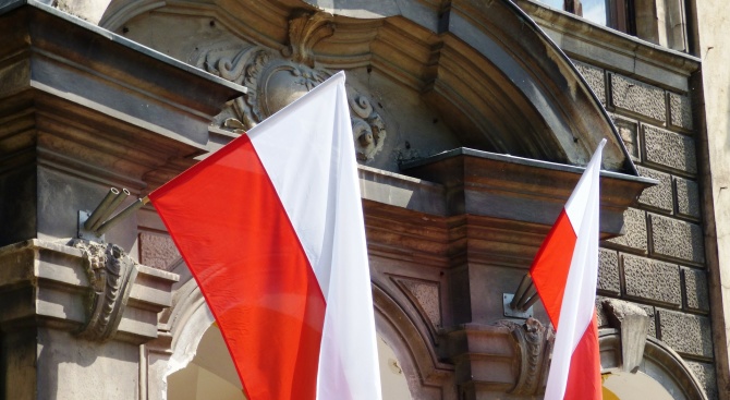 Забраняват със закон абортите в Полша?