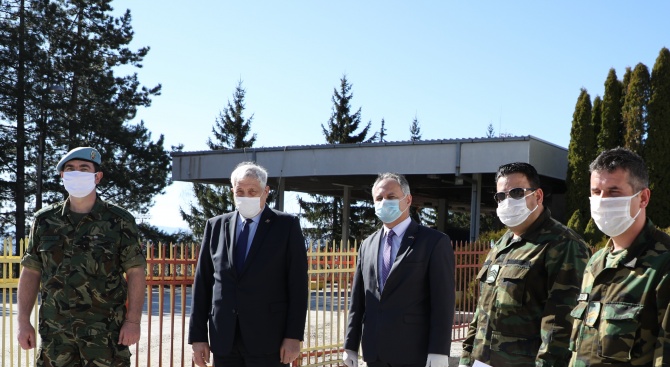 България дари предпазни облекла и маски за армията на Северна Македония