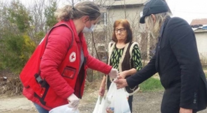 Рекорден брой доброволци в Българския червен кръст
