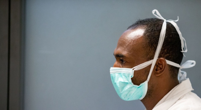 Нигерия обяви, че голям брой мистериозни смъртни случаи напоследък се дължат на коронавируса