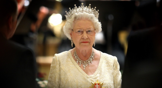 Кралица Елизабет Втора няма търпение да се върне на работа