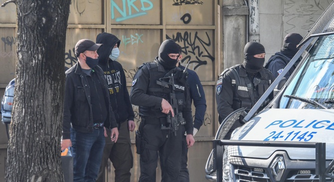 18 души са задържани при полицейска акция във Варненско