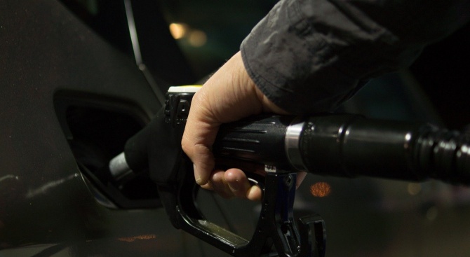 Днес ще внасят законопроекта за държавните бензиностанции