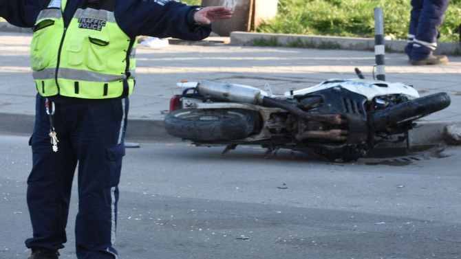 Мотоциклетист пострада при катастрофа в Плевен