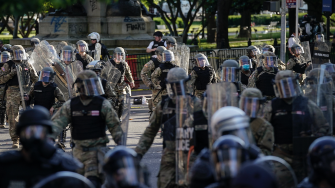 Демократите заклеймиха действията на Тръмп в кризата с протестите