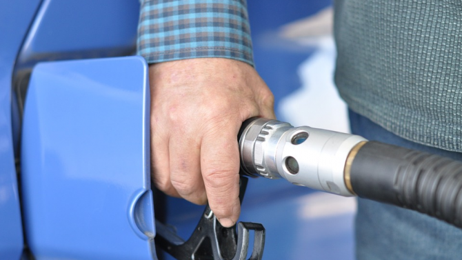 Икономическата комисия в НС също подкрепи създаването на държавни бензиностанции 