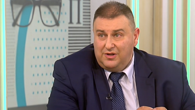 Емил Радев: Мая Манолова иска да легализира мутренските практики на колекторите