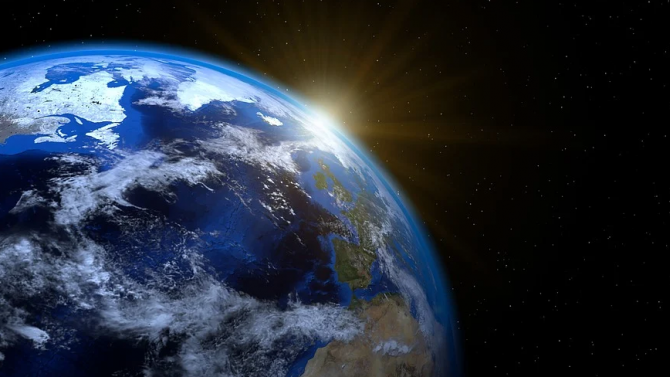 Астрономи откриха "огледално отражение" на Земята и Слънцето