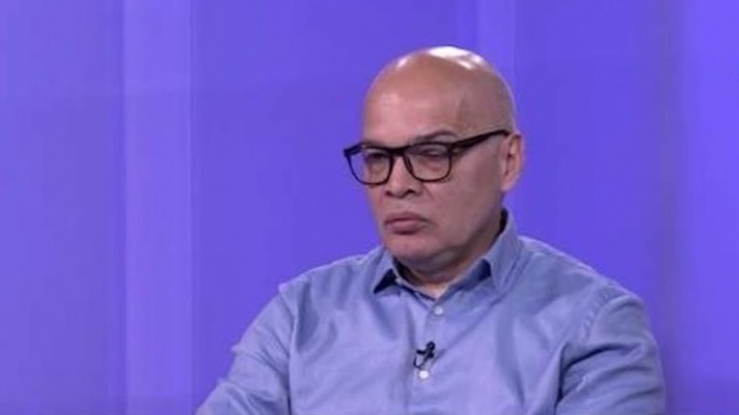 Тихомир Безлов: Не е ясно каква е стратегията на Божков, може да е блъф като в покера