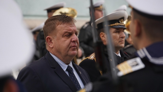 Каракачанов ще наблюдава съвместните бойни стрелби „Шабла-2020“
