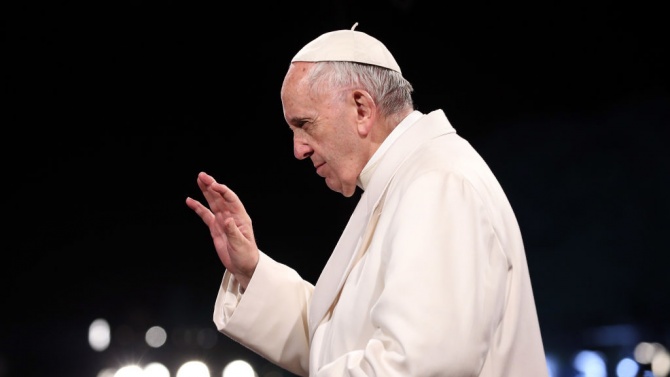 Папа Франциск призова да се издири път към спиране на насилието в Либия