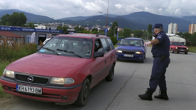 Под пълна блокада е кюстендилският квартал "Изток"