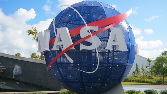 НАСА разработва програма за търговски суборбиталникосмически полети