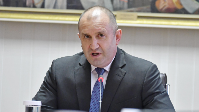Румен Радев обсъди рисковете пред управлението на страната с ръководствата на службите за сигурност
