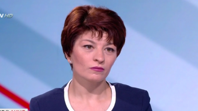 Десислава Атанасова: Президентът не се разбира и с трите власти, а това е пагубно за държавността