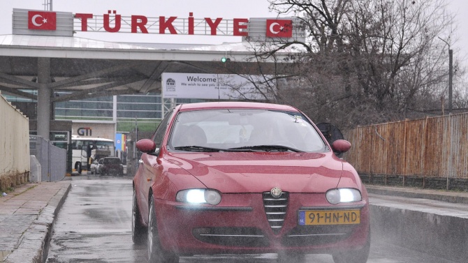 Дезинфекционни системи за автомобили са поставени на турските гранични пунктове с България и Гърция 