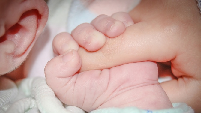 Бебе гигант проплака в пловдивска болница