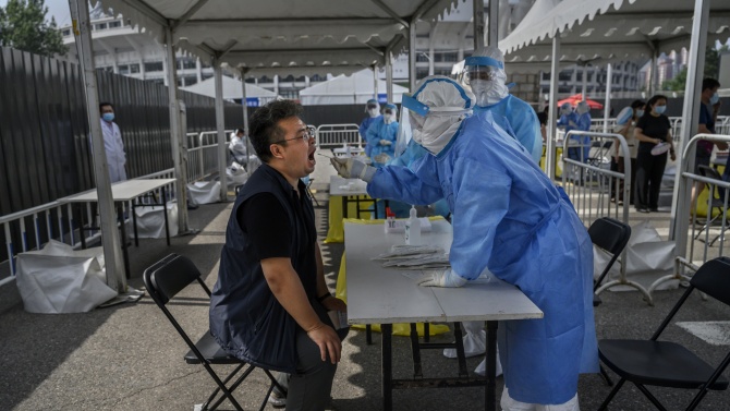 Китай съобщи за 8 нови случая на коронавирус за денонощието 
