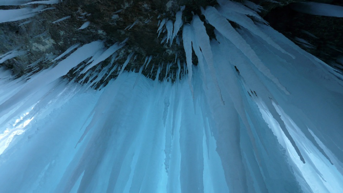 Момче загина, ударено от откъснала се скала, до входа на известна ледена пещера в Австрия