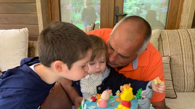 Борисов празнува рожден ден на малкия си внук Иван