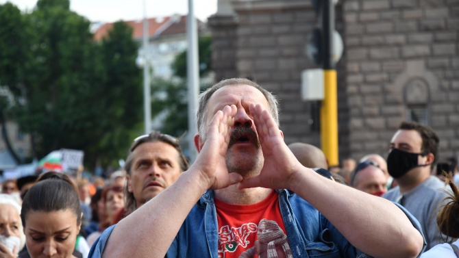 ЕК за събитията в България: Подкрепяме правото на мирен протест