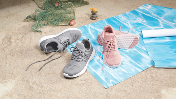 Lidl представя първите си спортни обувки, произведени от 100% рециклирана пластмаса