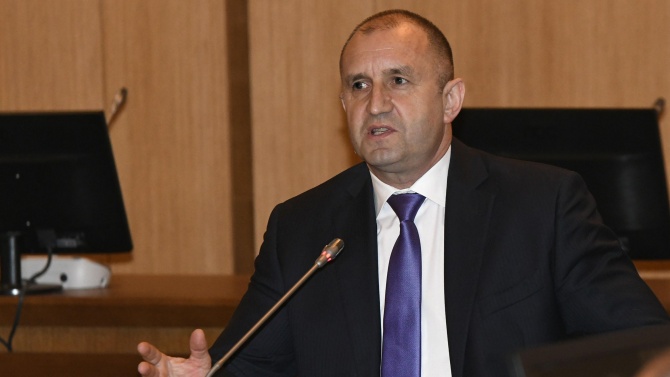 Румен Радев наложи вето върху разпоредби от промените в Закона за подземните богатства