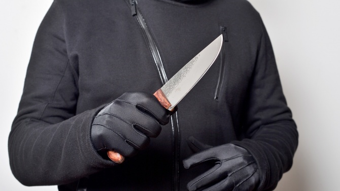 Намрушкаха с нож мъж в Оряхово 