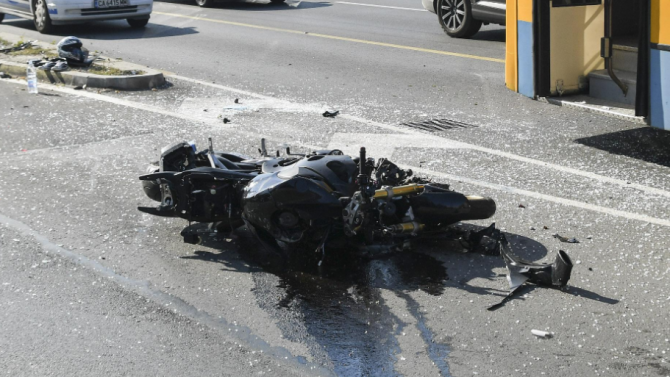 22-годишен мотоциклетист без книжка пострада при катастрофа в Белащица