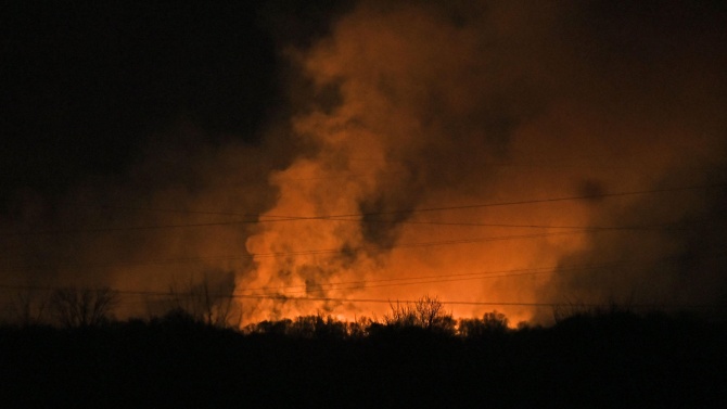 Голям пожар гори в района на община Любимец