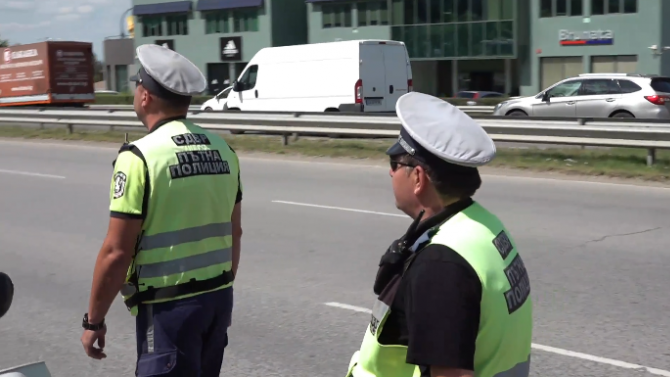 Пътна полиция обяви нова акция, предупреди и за блокадите на протестиращите