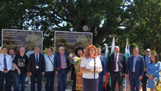 Вицепрезидентът на Петрова нива: Три думи – свобода, обединение и независимост, родиха българската нация