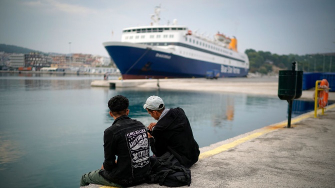 Банкси финансира купуването на кораб за спасяване на мигранти