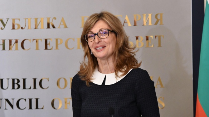 Екатерина Захариева с поздрави до Зоран Заев