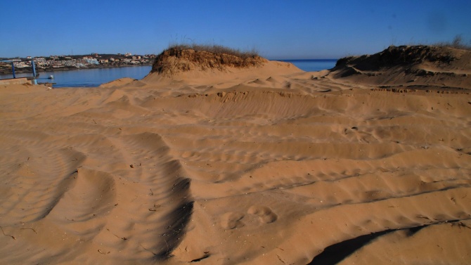 1000 лв. глоба заради разораните дюни на "Ахтопол-север"
