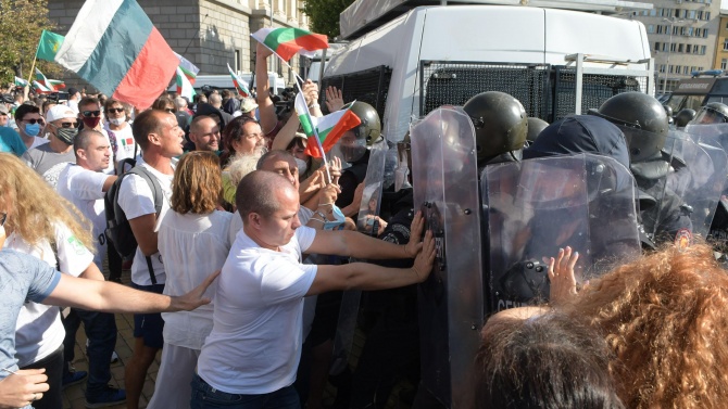 Пиарът на ГЕРБ разкри провокаторите на протеста в София